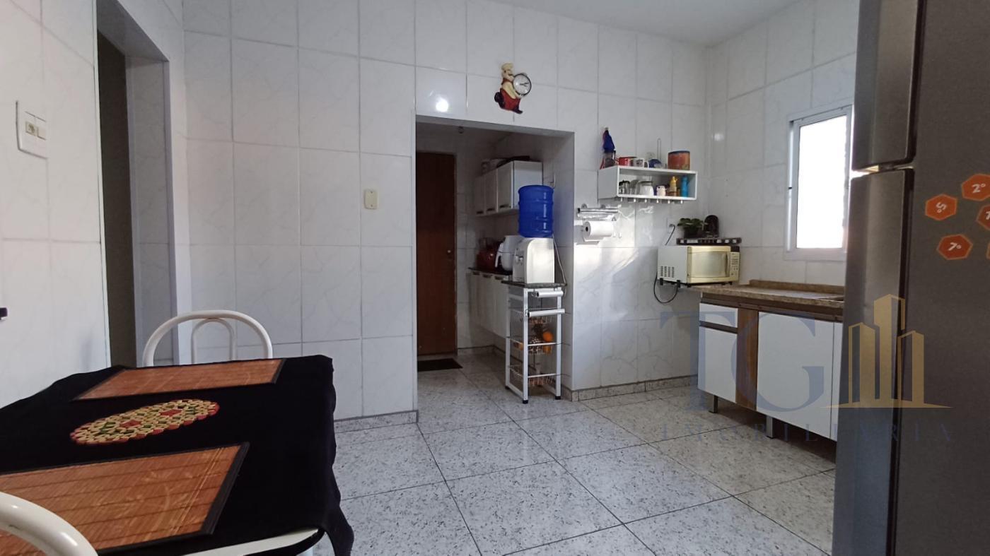 Casa à venda com 2 quartos, 302m² - Foto 18